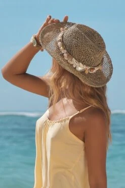 Hot Lava Hoed The Beach Naturel