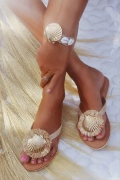 Hot Lava Slippers Sicily Shell Goud