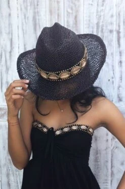 Hot Lava Hoed Ebony Black